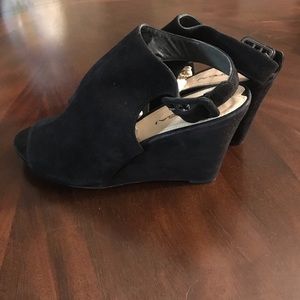 Via Spiga Size 8.5M Black Open Toe Wedges